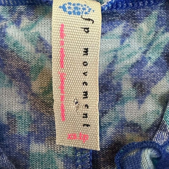 FP Movement Mock Neck Mesh Top Blue Abstract Thumbholes Lettuce Hems - XS - Picture 2 of 7